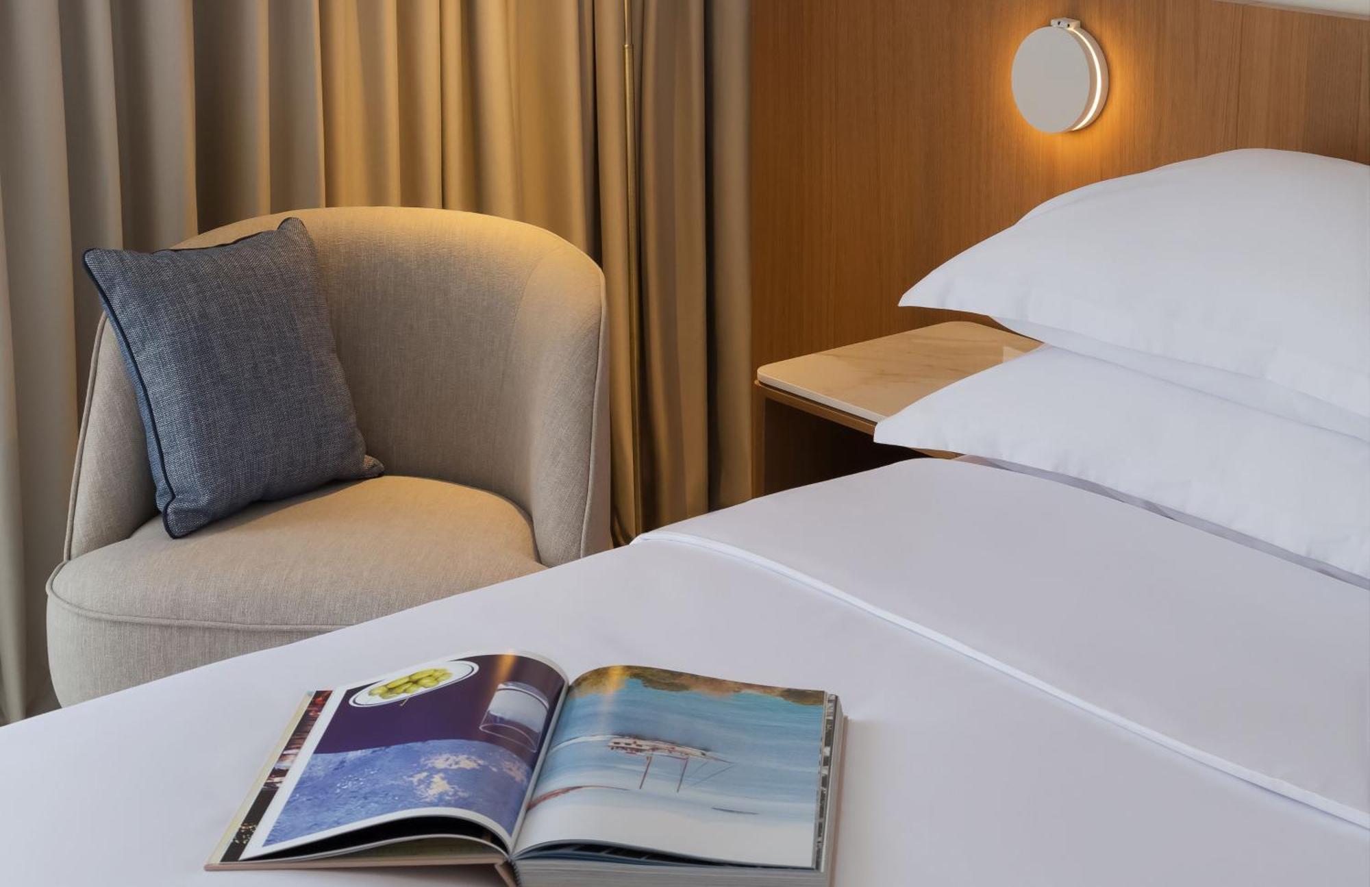 Bluesun Hotel Elaphusa Bol Bilik gambar